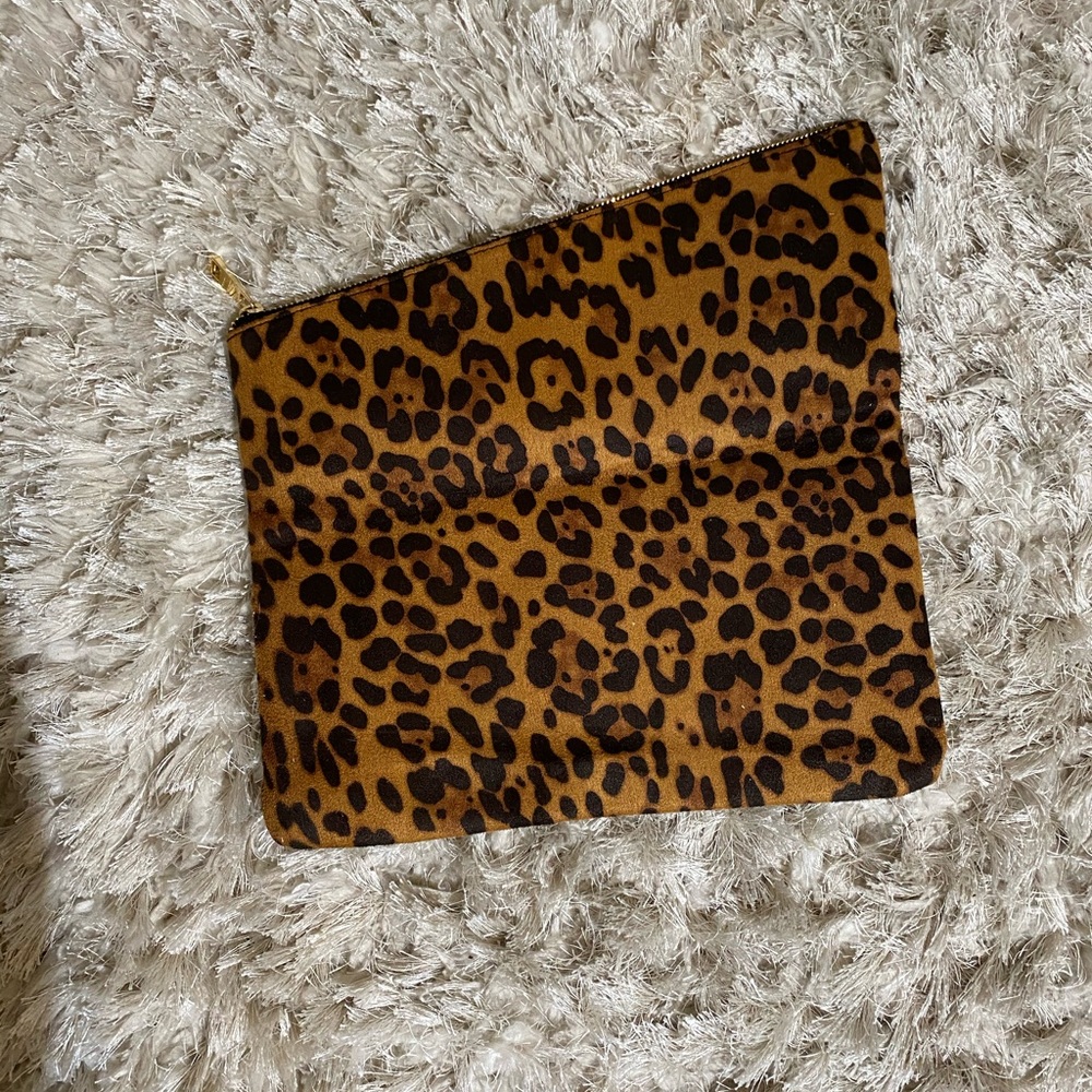 Clutch - Picture 2 of 2